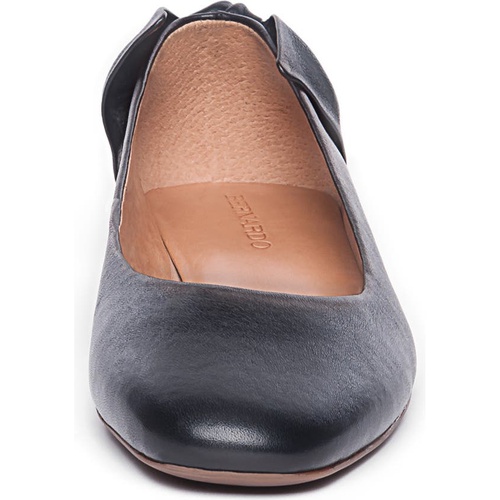  Bernardo Eloise Bow Flat_BLACK LEATHER