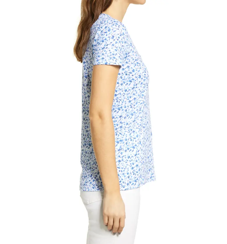  Caslon Rounded V-Neck T-Shirt_WHITE- BLUE PEBBLE PRINT