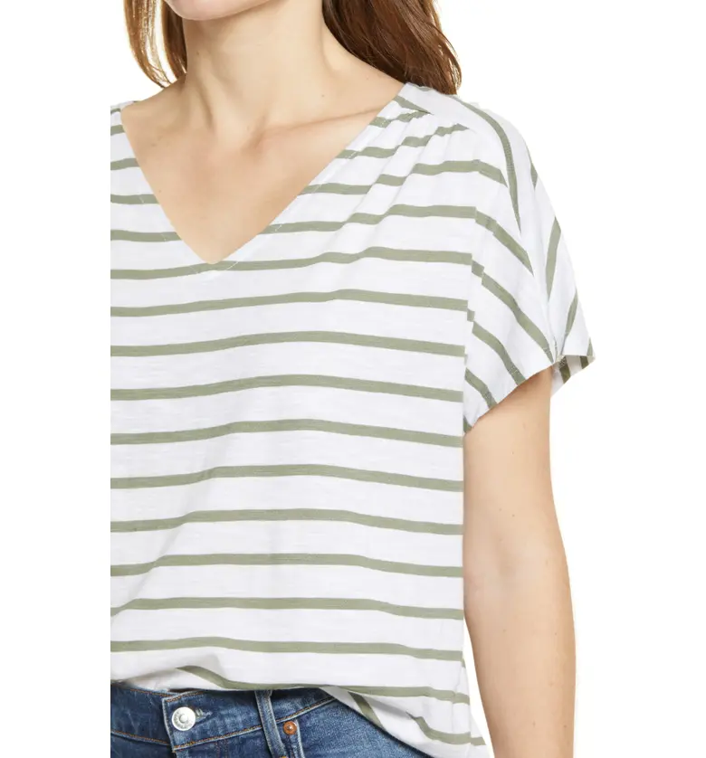  Caslon Gathered V-Neck T-Shirt_WHITE- GREEN STRIPE