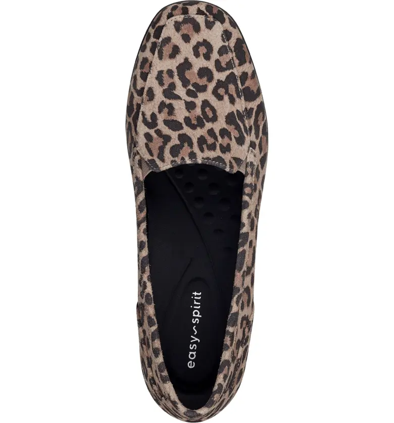 이지스피릿 Easy Spirit Sedevitt 10 Flat_LEOPARD PRINT SUEDE