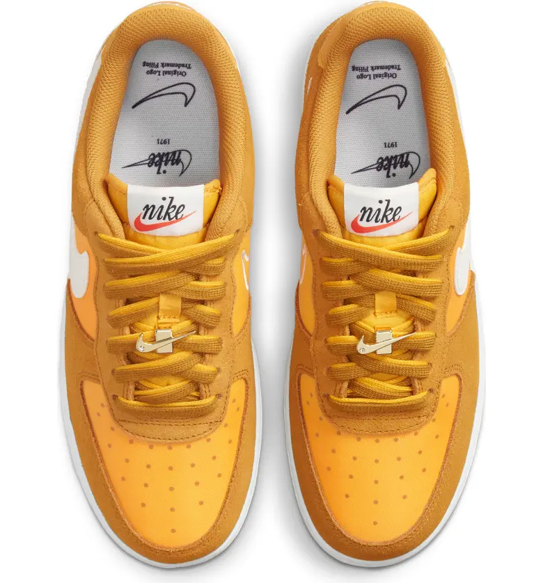 나이키 Nike Air Force 1 07 SE Sneaker_GOLD SUEDE/ SAIL/ UNIVERSITY