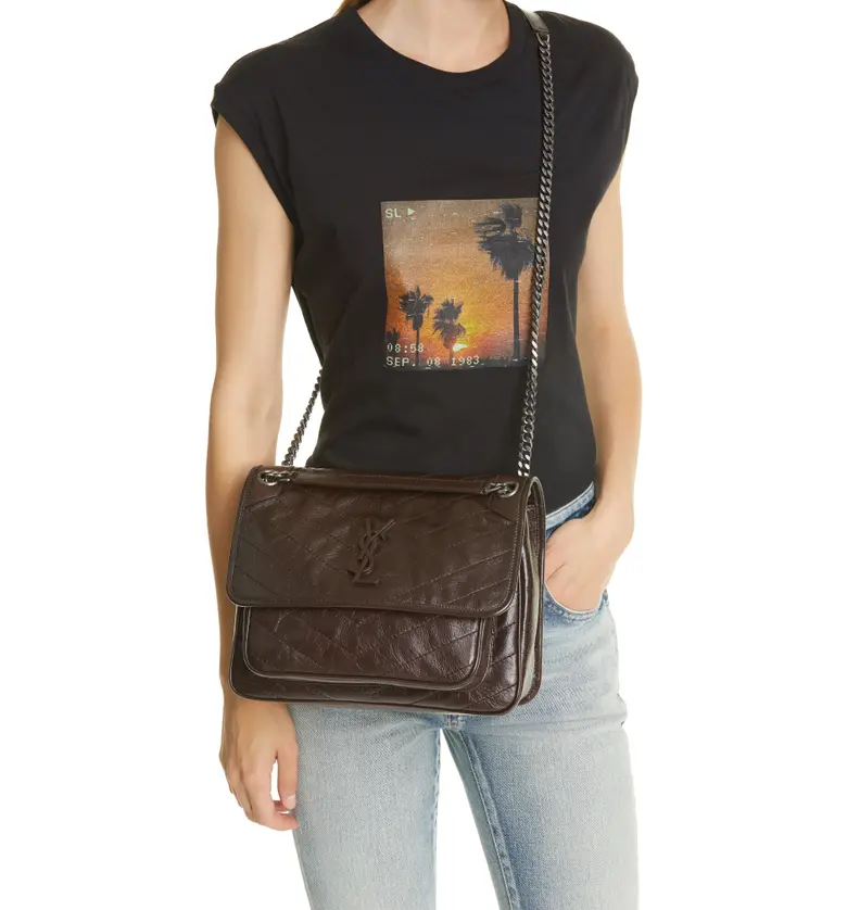 이브 생로랑 Saint Laurent Medium Niki Crinkled Matelasse Leather Shoulder Bag_CHOCOLAT NOIR