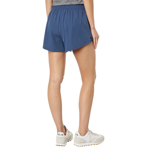  THRIVE SOCIETE Hi-Lo Run Shorts