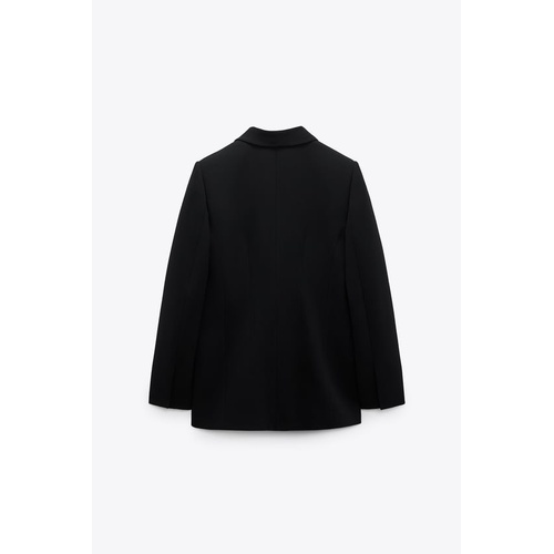 자라 Zara Long sleeve lapel collar blazer. Welt pockets with flaps at front. Front button closure.