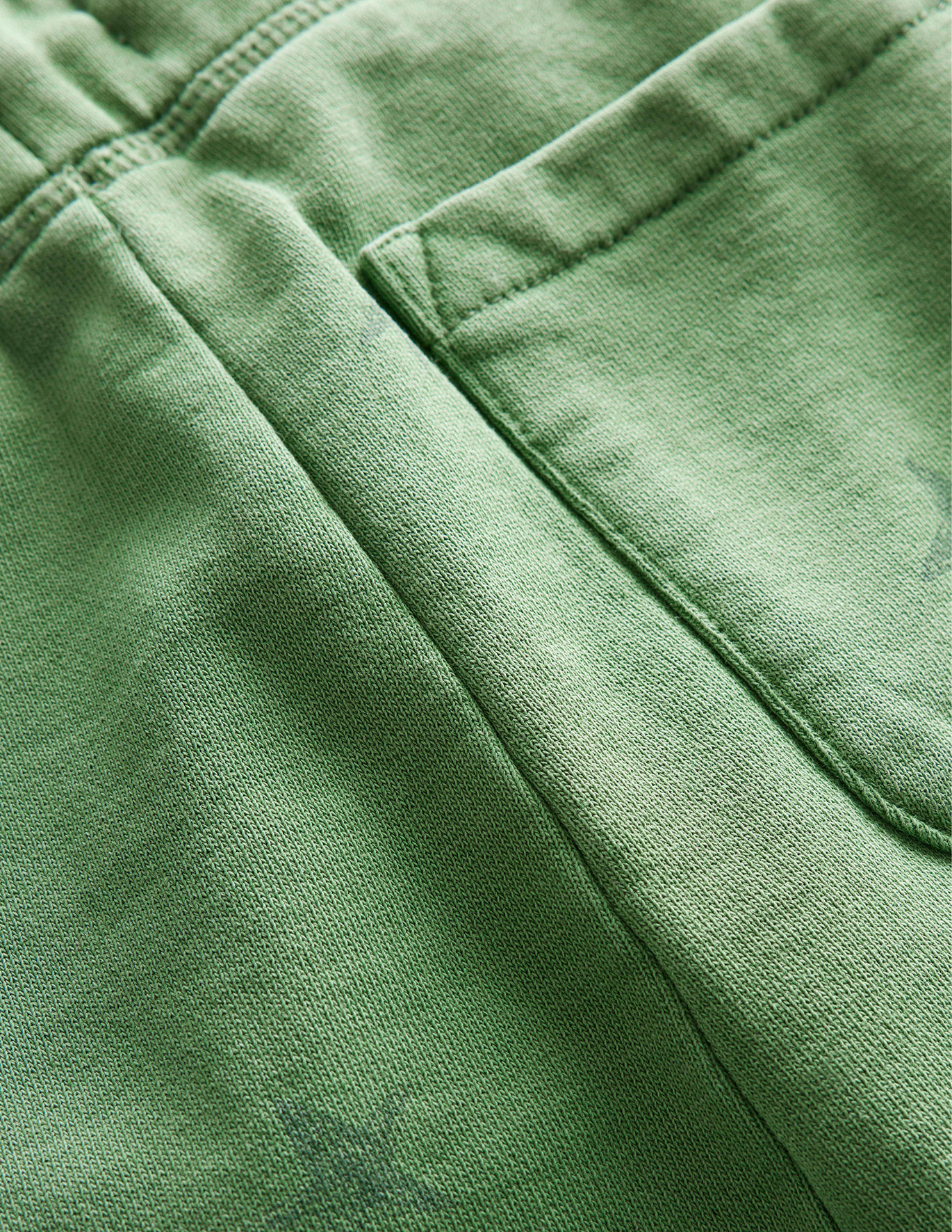 보덴 Boden Printed Garment Dye Joggers - Safari Green Scribble Star