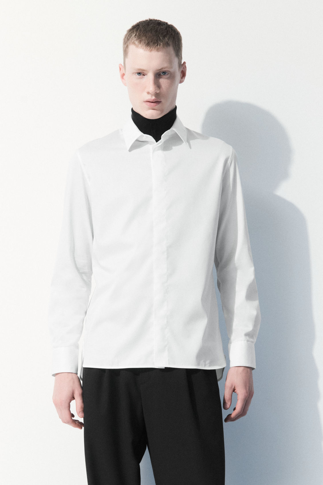 THE ESSENTIAL TAILORED SHIRT