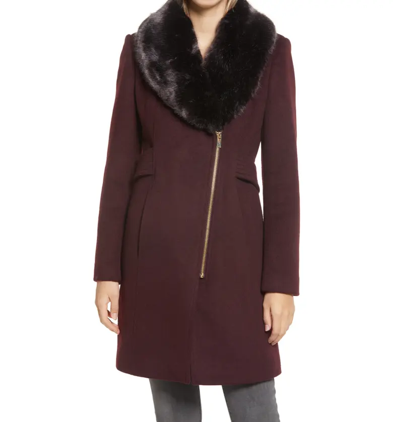 Via Spiga Asymmetrical Wool Coat with Faux Fur Collar_BURGUNDY