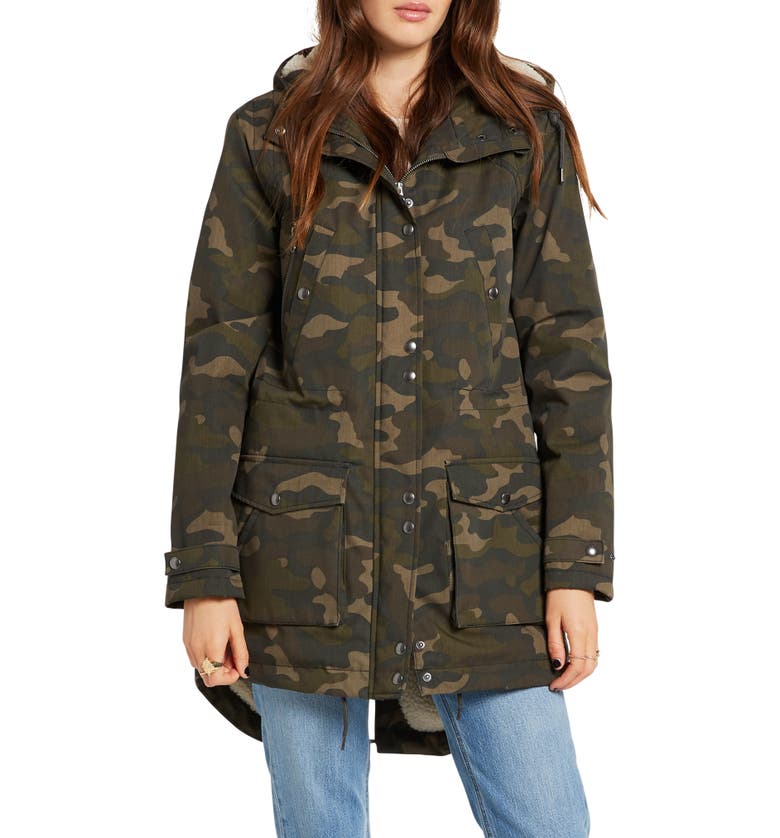 Volcom Walk On by 5K Nuts Hooded Parka with Faux Shearling Lining_CAMOUFLAGE