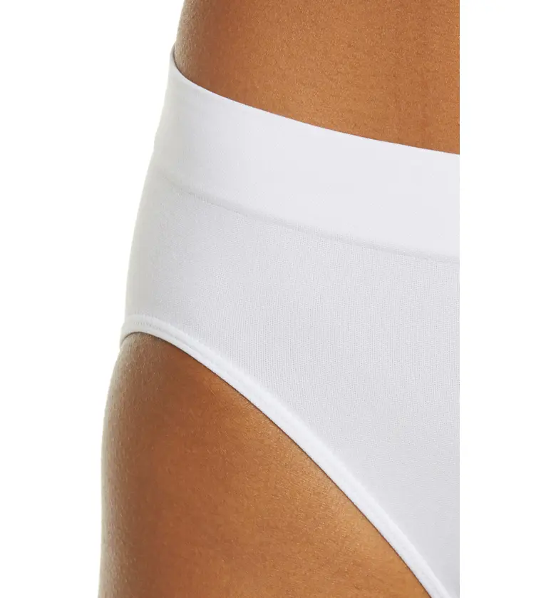  BALI One Smooth U All-Around Smoothing High Cut Panties_WHITE