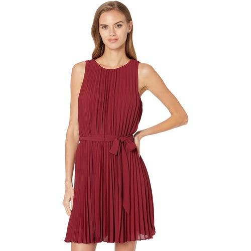 비씨비지 BCBGMAXAZRIA Lightweight Crepe Pleated Dress