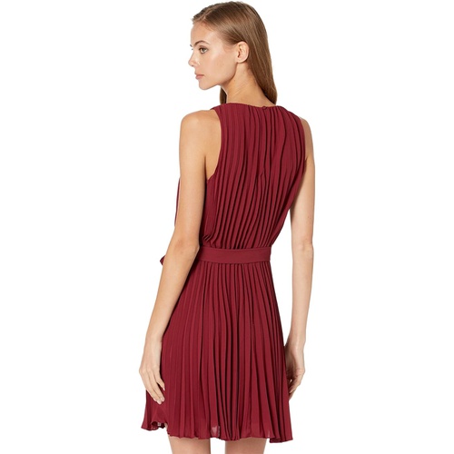 비씨비지 BCBGMAXAZRIA Lightweight Crepe Pleated Dress