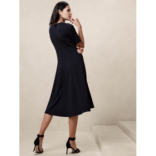 바나나리퍼블릭 Soft Touch Scuba Seamed Midi Dress