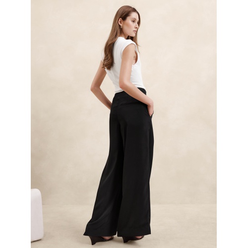 바나나리퍼블릭 Ultra High-Rise Wide-Leg Pant