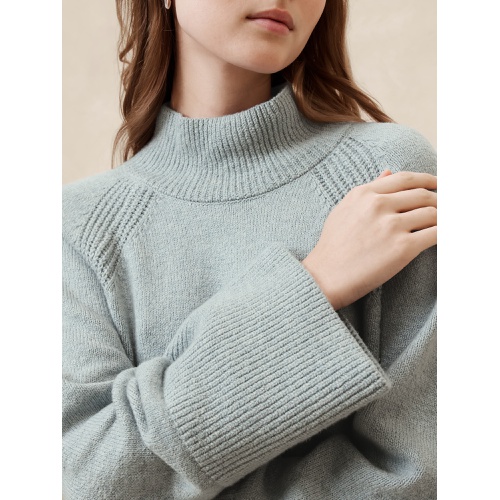 바나나리퍼블릭 Cozy Mock-Neck Sweater