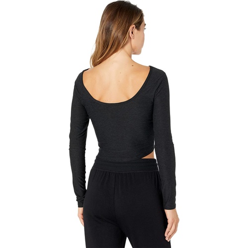  Beyond Yoga Featherweight Twist Of Fate Pullover
