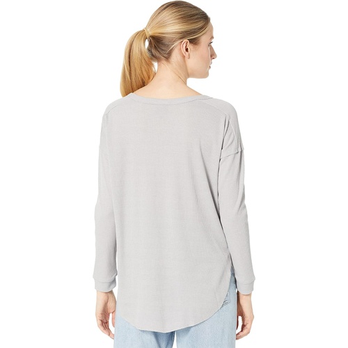  Bobeau Long Sleeve Shirt Tail Hem Top