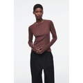 CREW-NECK MERINO WOOL TOP