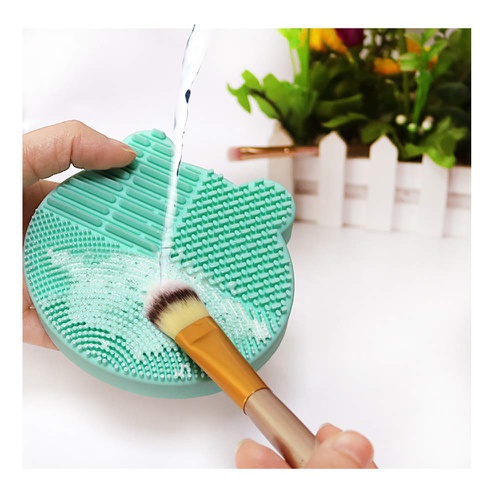  CS COSDDI Makeup Brush Cleaner - 2 in 1 Silicone Makeup Brush Cleaning Mat with Brush holders - Portable Bear Shaped Brushes Drying Rack Cosmetic Brush Cleaner Pad(Green)