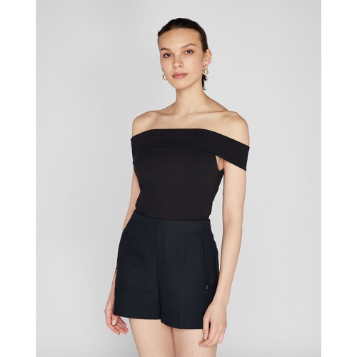 클럽모나코 Luxe Crepe Off-The-Shoulder Top