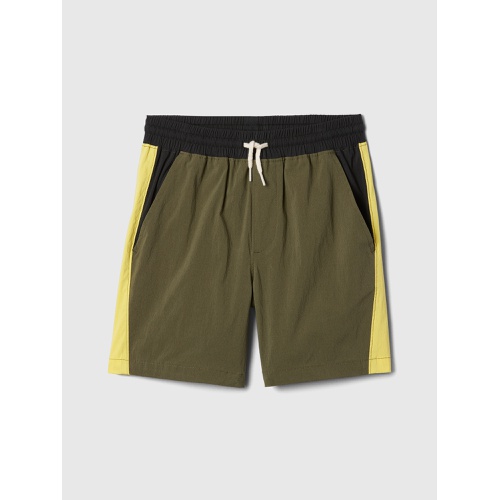 갭 Kids Hybrid Colorblock Shorts