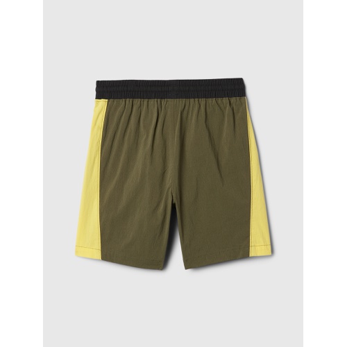 갭 Kids Hybrid Colorblock Shorts