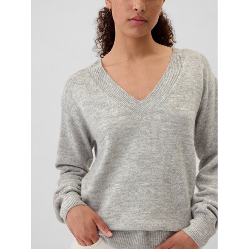 갭 Relaxed V-Neck Sweater