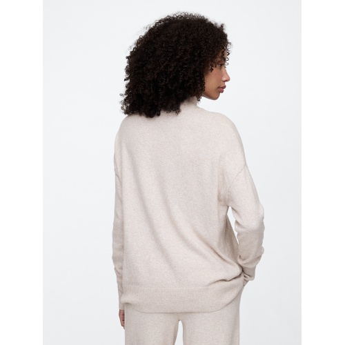 갭 Oversized CashSoft Mockneck Sweater