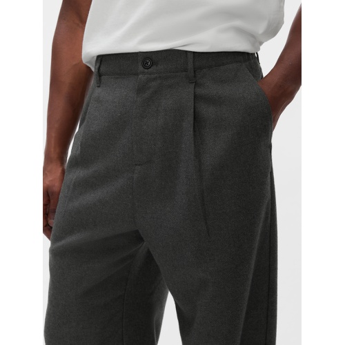 갭 Recycled Soft Baggy Pleated Dress Pants