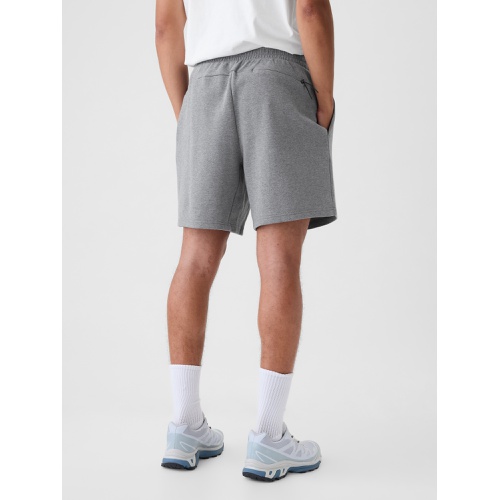 갭 8 GapFit Tech Shorts with E-Waist