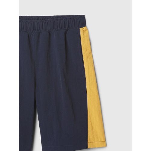 갭 Kids Recycled Nylon Shorts