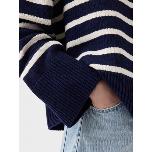 갭 24/7 Split-Hem Shrunken Sweater