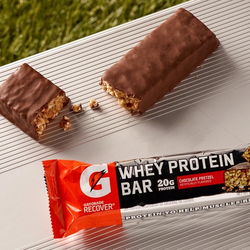  Gatorade Whey Protein Bars, Cookies & Creme, 2.8 oz bars (Pack of 12, 20g of protein per bar)