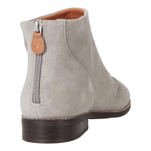  Gentle Souls by Kenneth Cole Emma Zip Bootie