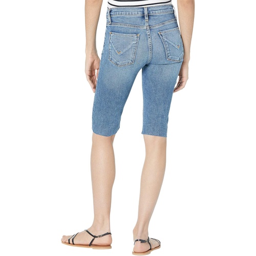 허드슨 Hudson Jeans Amelia Mid-Rise Knee Shorts (Raw Hem) in Winelight