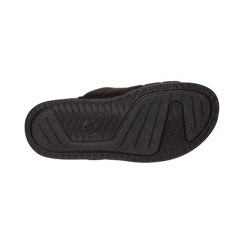  Kenneth Cole New York Nova Quilted Slide