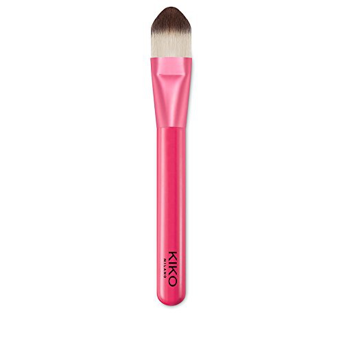  KIKO MILANO - Smart Foundation Flat Brush 101 With Synthetic Fibers For Applying Fluid or Cream Foundation | Professional Makeup Tools | Cruelty Free Makeup | Made in Italy
