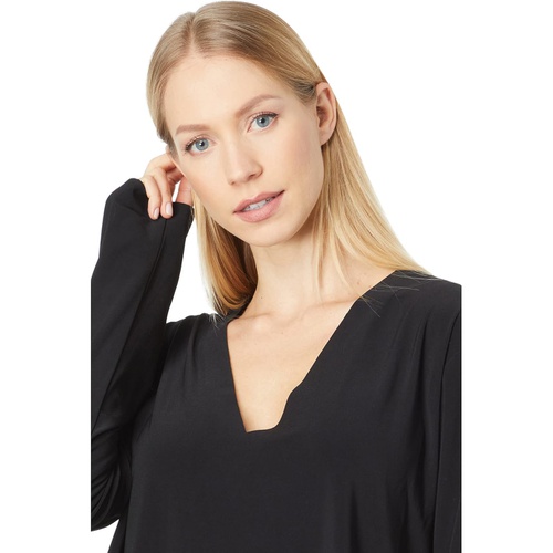  Norma Kamali Cropped Long Sleeve V-Neck Top