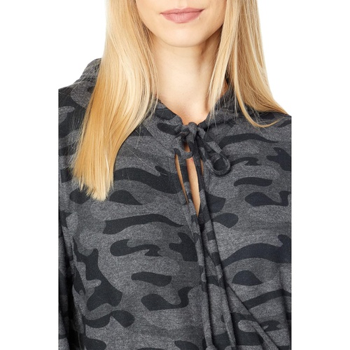  SUNDRY Camo Wrap Hoodie