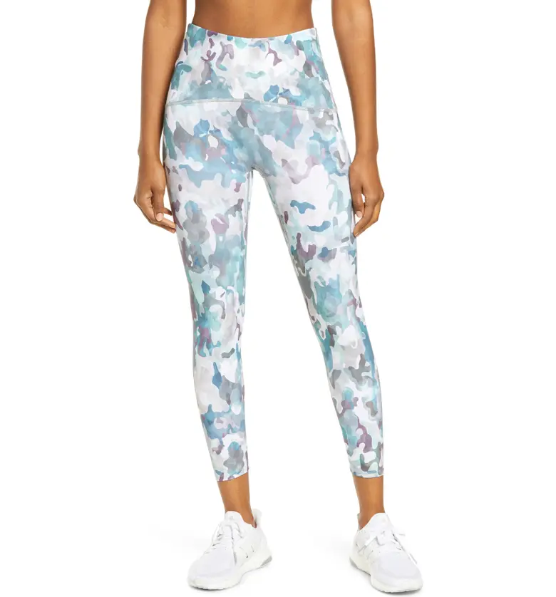 SPANX Printed Cropped Leggings_PAINTED CAMO MULTI