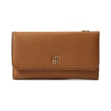 Tommy Hilfiger Beth II Flap Continental Wallet Saffiano PVC