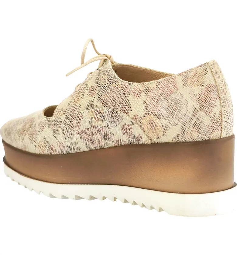  Unity in Diversity Iris Platform Oxford_FLORAL BEIGE