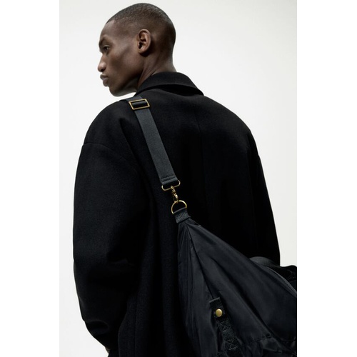 자라 Zara TECHNICAL DUFFLE BAG