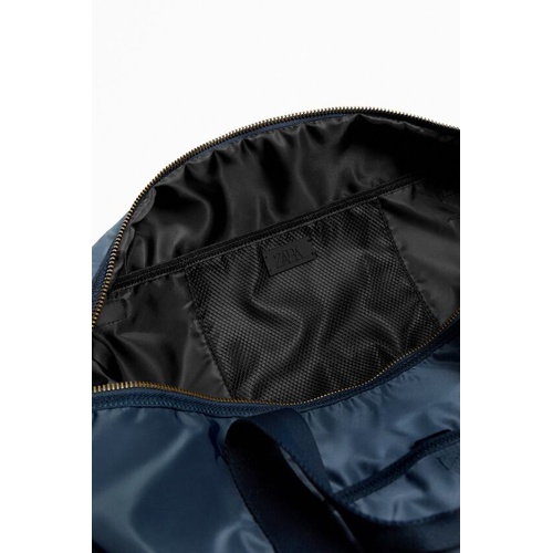 자라 Zara TECHNICAL DUFFLE BAG