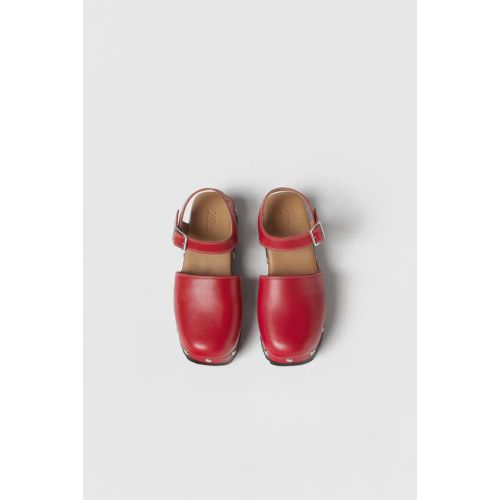 자라 Zara KIDS/ STUDDED LEATHER CLOGS