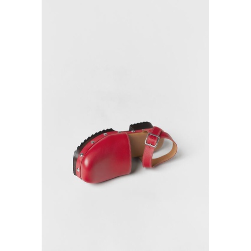 자라 Zara KIDS/ STUDDED LEATHER CLOGS