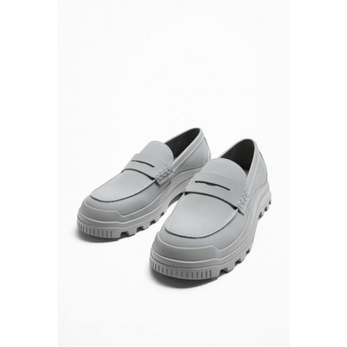 자라 Zara RUBBERIZED LOAFERS