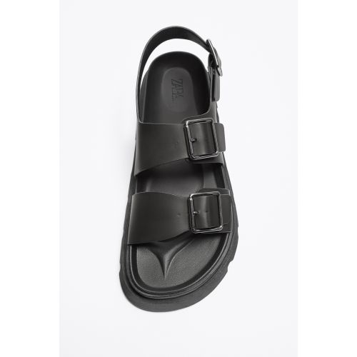 자라 Zara BUCKLED LUG SOLE SANDALS