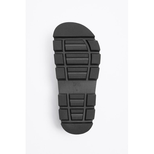 자라 Zara BUCKLED LUG SOLE SANDALS