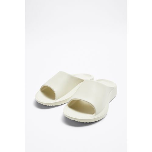 자라 Zara SOLID COLOR SLIDES X RHUIGI