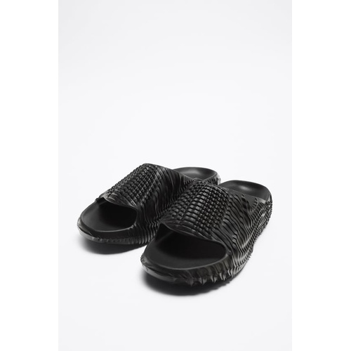 자라 Zara TEXTURED SLIDES